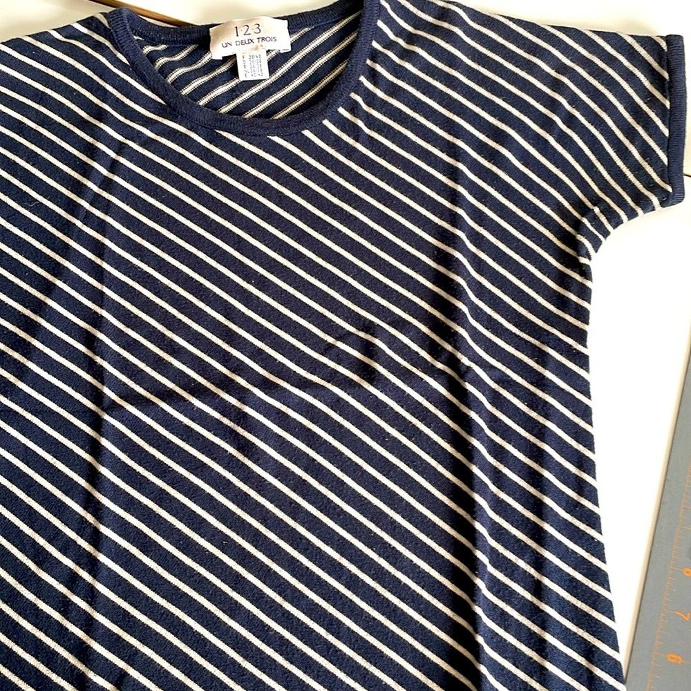 Short sleeve sweater